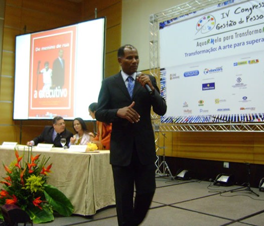 Palestra: de menino de rua a executivo. A incrível história de superação de Nestor de Almeida.